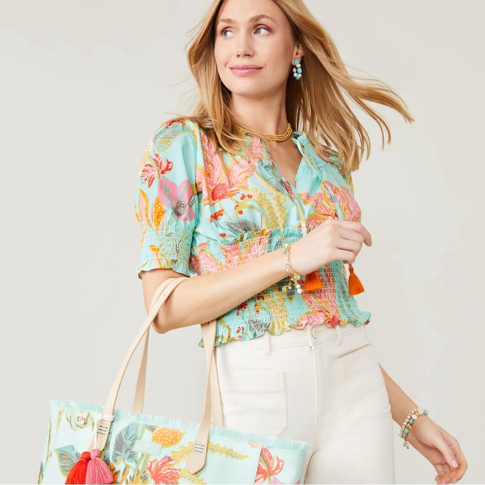 Nwot spartina 449 Anya smocked blouse in Queenie Tropical Floral sz XS